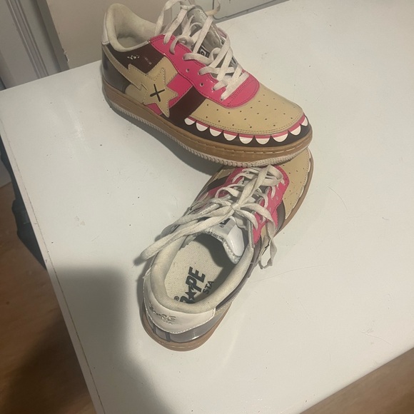 Used sneaker look like new . One spot on right sneaker. - Picture 5 of 6